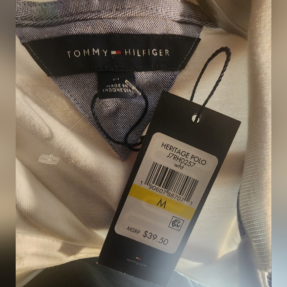 Tommy Hilfiger - Picture 2 of 4